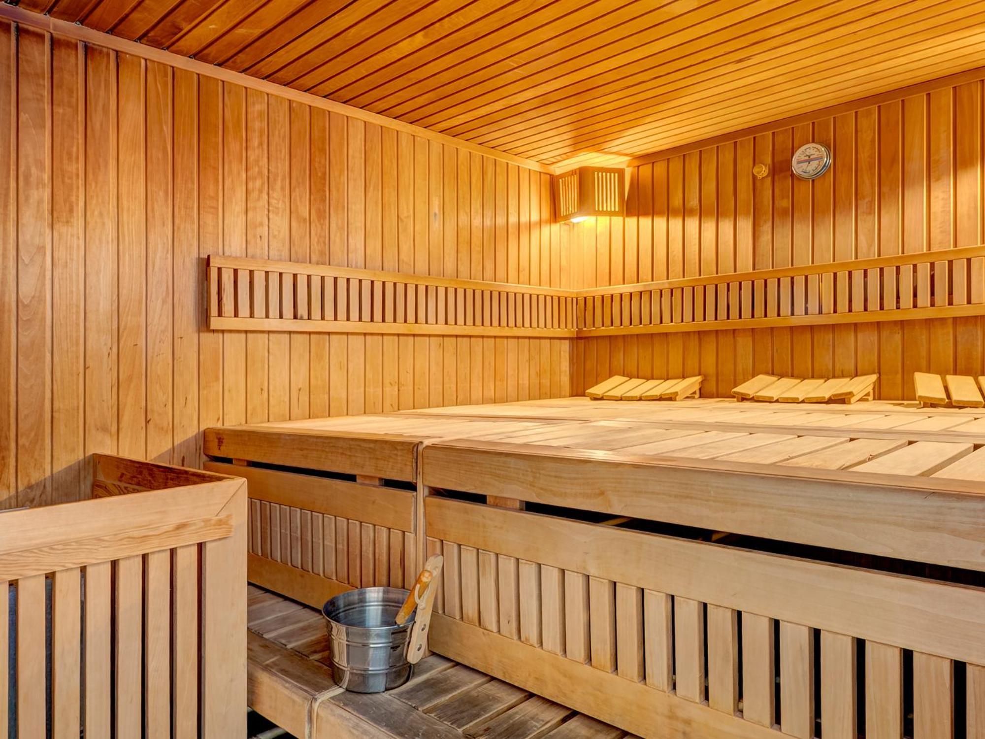 Ostseeresidenz Gorki- Park - 18 Mit Wellness Und Schwimmbad ゼーバート・ヘリングスドルフ エクステリア 写真